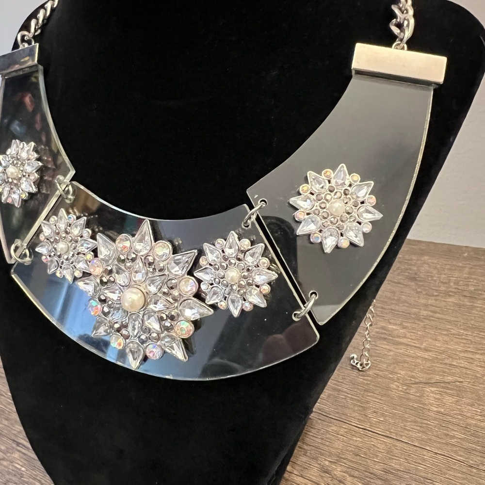 Elegant Silvertone Floral bib style necklace with ab crystals - Picture 3 of 5